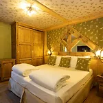 Bucaneve Отель 4*