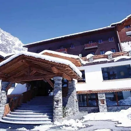 Hotell Bucaneve 4*